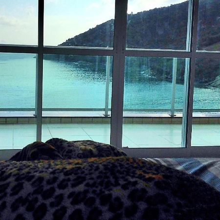 Апартаменты Apartamento Pe Na Areia Em Арраял-ду-Кабу Экстерьер фото